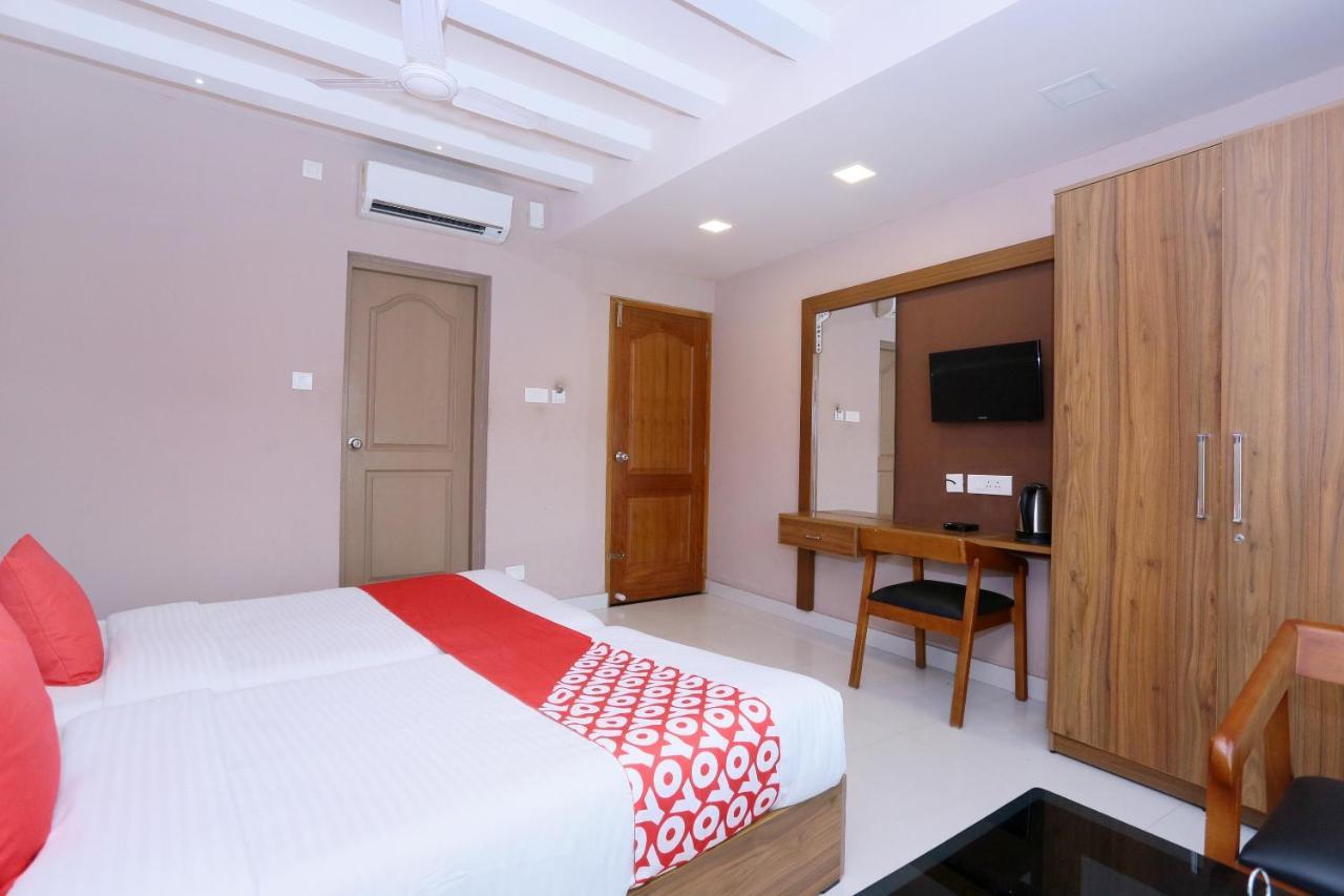 Oyo Flagship 25093 Hotel Thamam Kochi Exterior photo