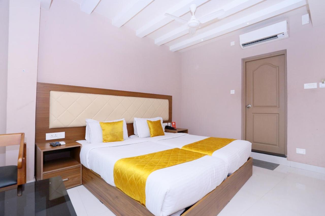 Oyo Flagship 25093 Hotel Thamam Kochi Exterior photo
