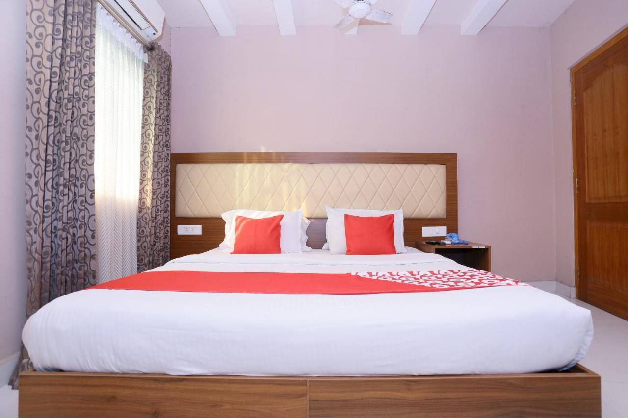 Oyo Flagship 25093 Hotel Thamam Kochi Exterior photo