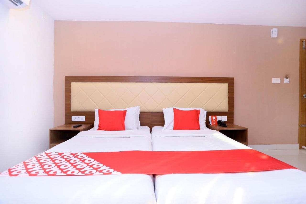 Oyo Flagship 25093 Hotel Thamam Kochi Exterior photo